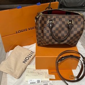 ❌SOLD❌Speedy 25 Louis Vuitton 100%. Comes with all original packages ! Receipt